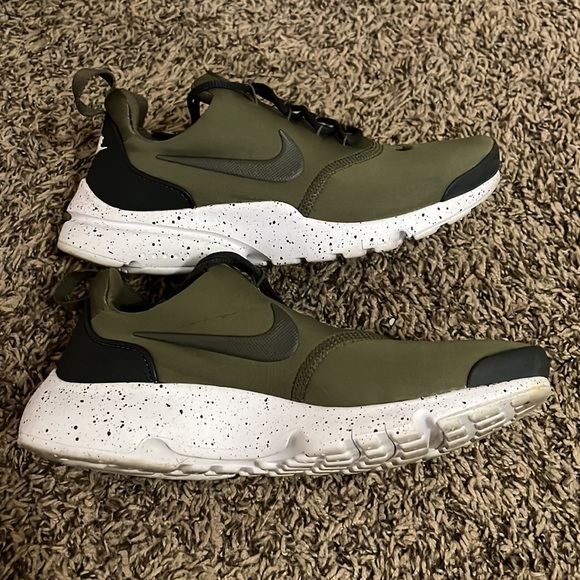 Nike shoes - Picture 5 of 12